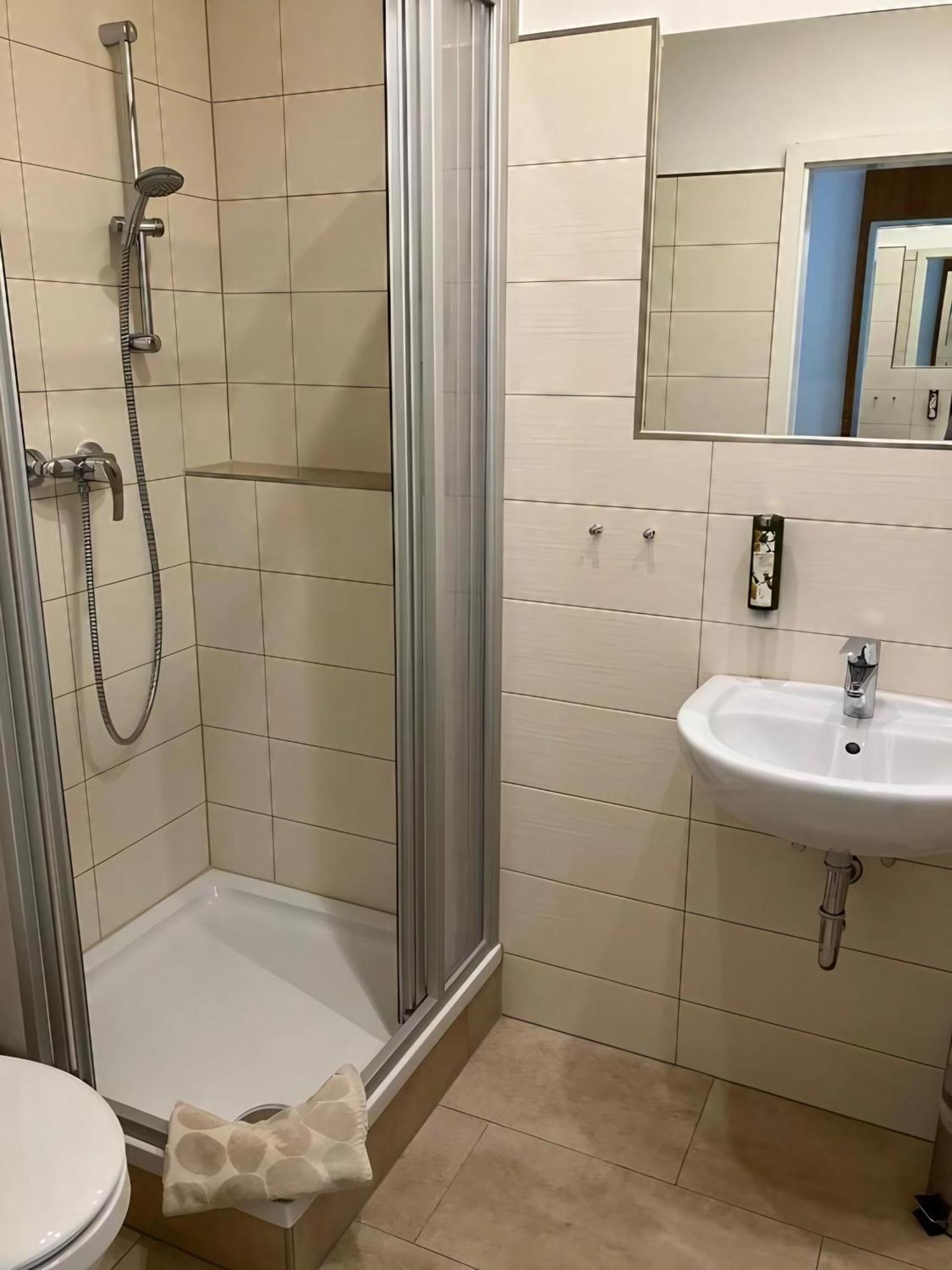 Hotel Am Bayrischen Platz Leipzig Exteriör bild